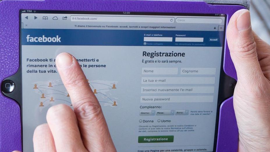 Annuncia il suicidio in chat, salvata