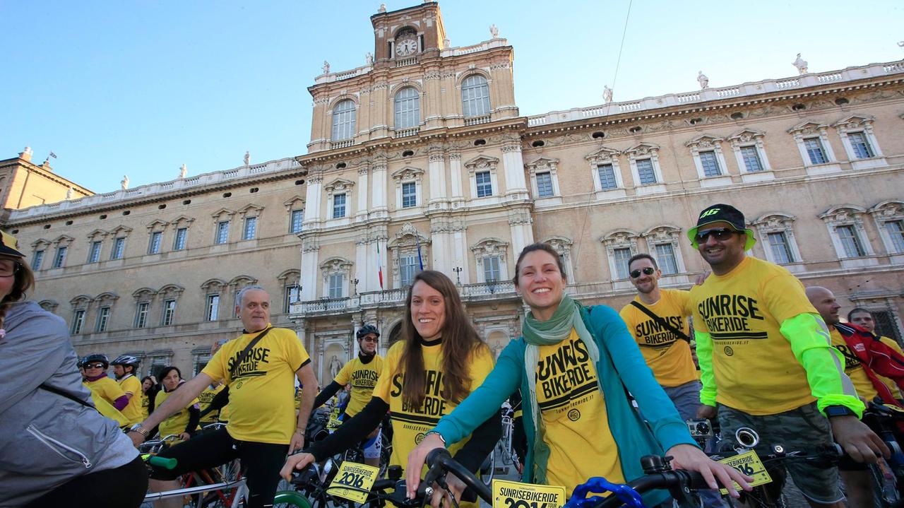 Sunrise Bike 2016, in 500 pedalando all'alba per le strade di Modena