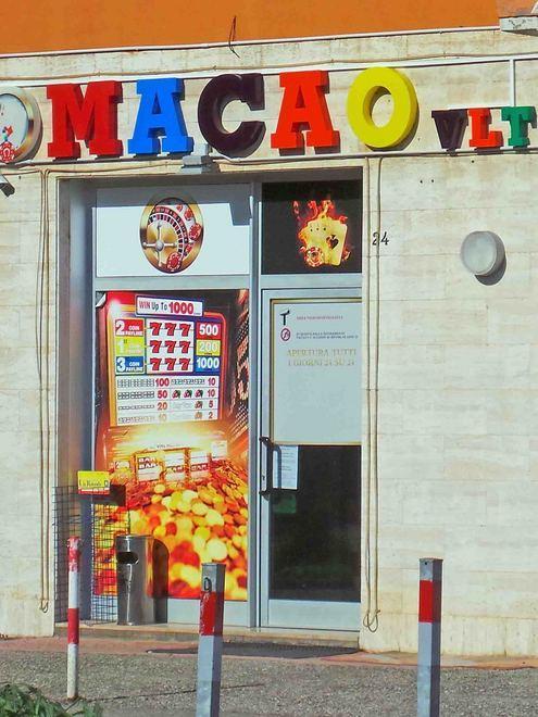 Stangate ai ‘furbetti’ delle slot-machine 