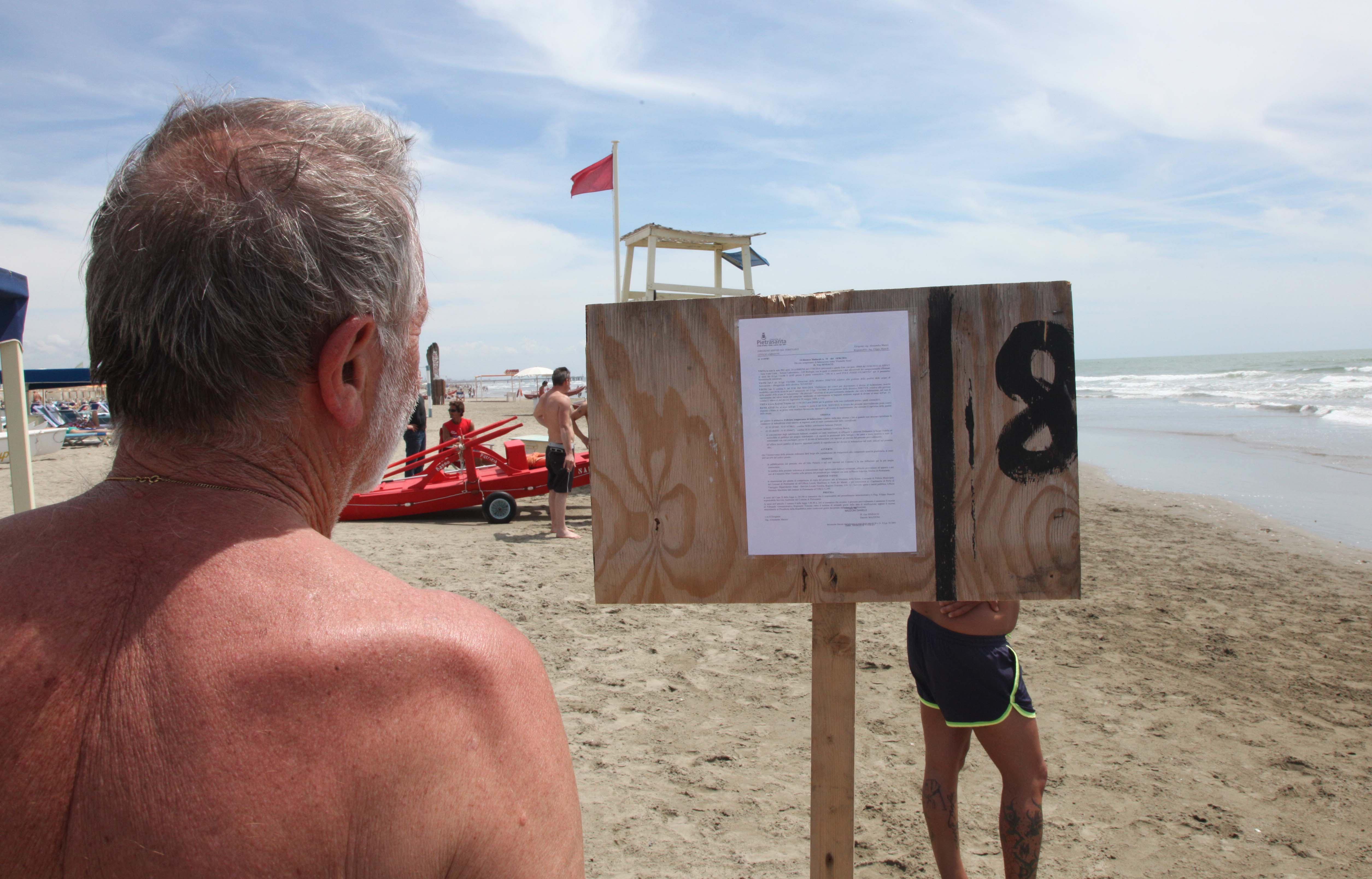 Il divieto di balneazione a Fiumetto