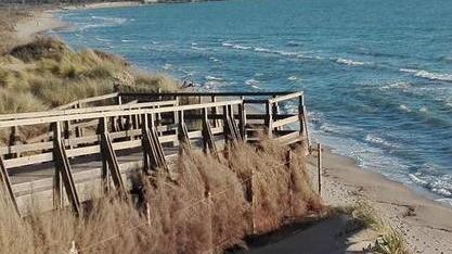 Le ultime mareggiate si divorano altri 6 metri di spiaggia al Gombo