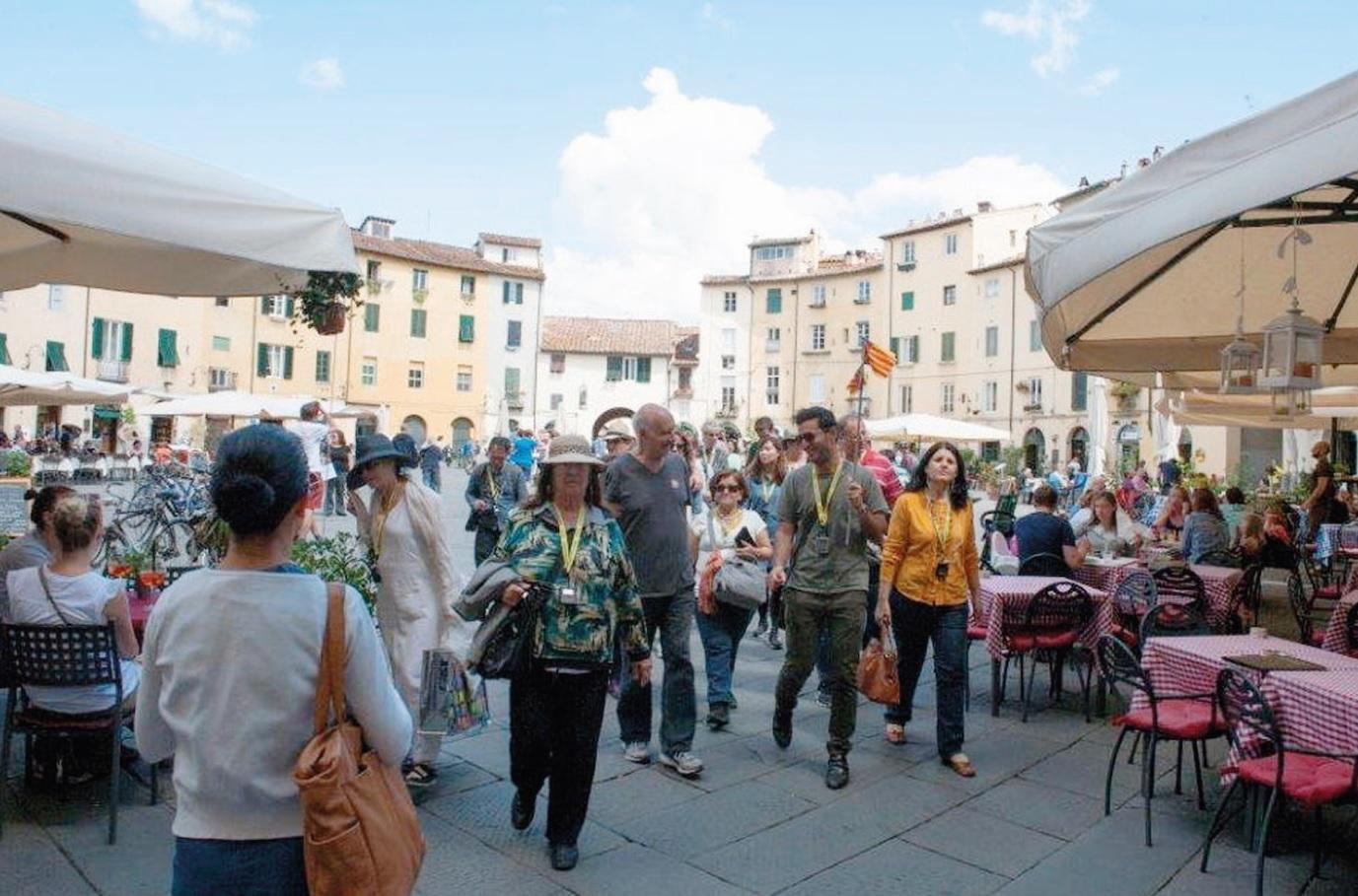 Decoro, ecco le nuove regole: lavagnette ok e super multe 