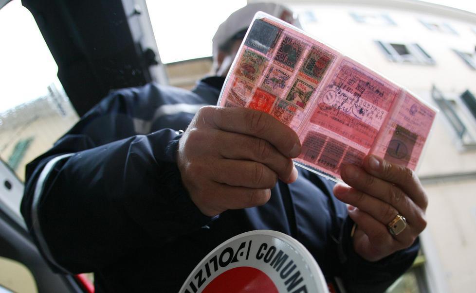 Patenti contraffatte, il grande boom 