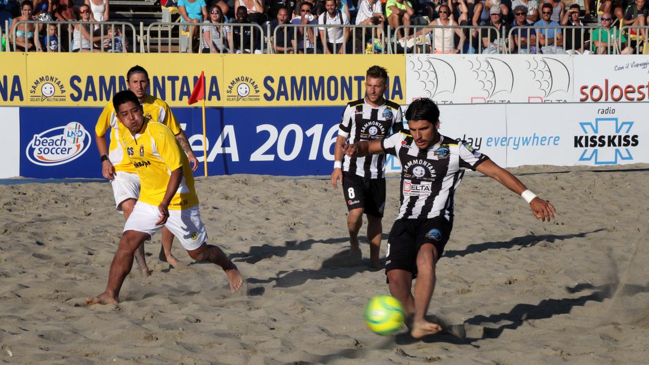 Un match del Viareggio beach soccer