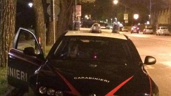 Spaccia droga in bus, preso