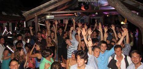 Ecco “Elba night”: il Club 64 riapre e i residenti non pagano