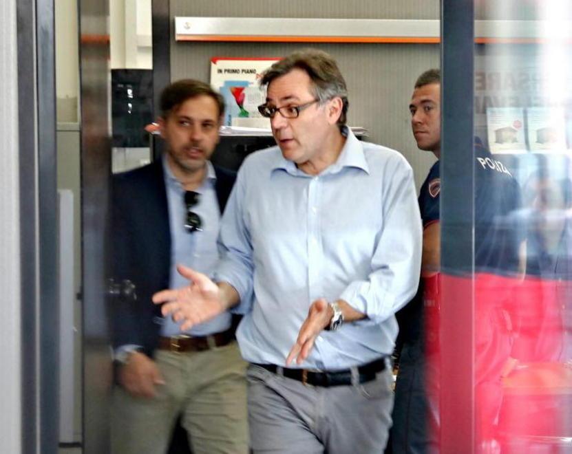 Armati di pistola: colpo grosso in banca 