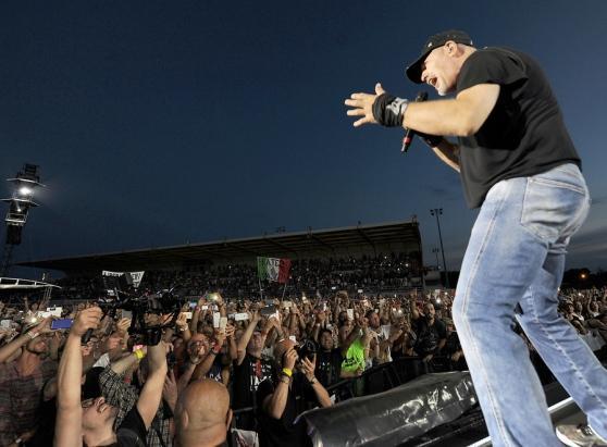 Vasco Rossi, uno show vulcanico a Lignano 