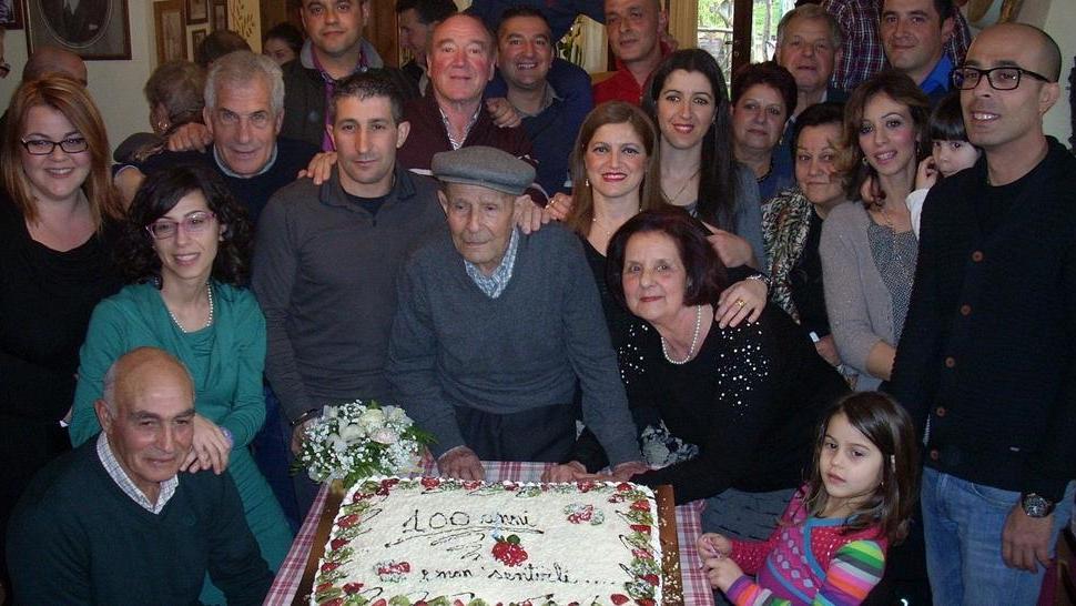 Zio Antonio Isoni festeggiato  nel giorno del suocentesimo compleanno