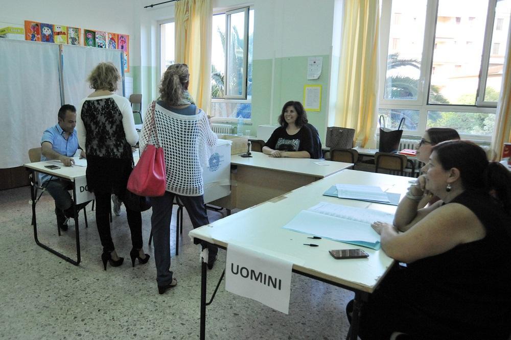 Operazioni di voto a Olbia