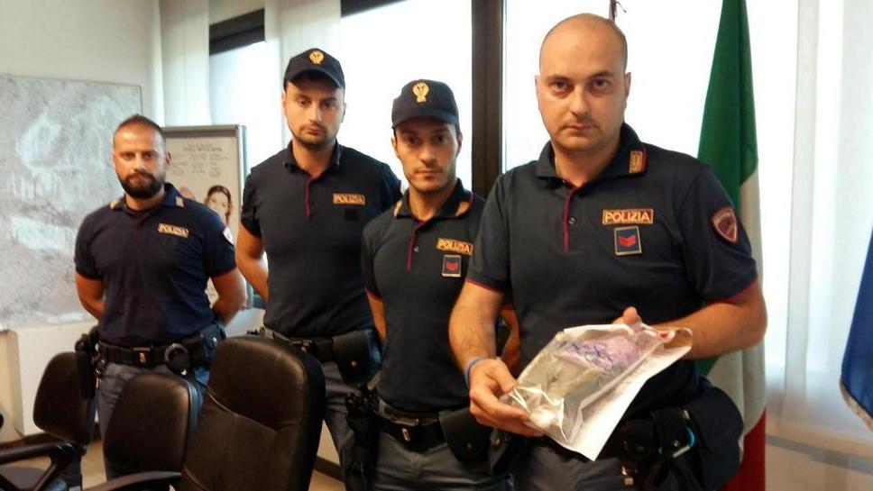 Hashish nell’auto, in manette due operai