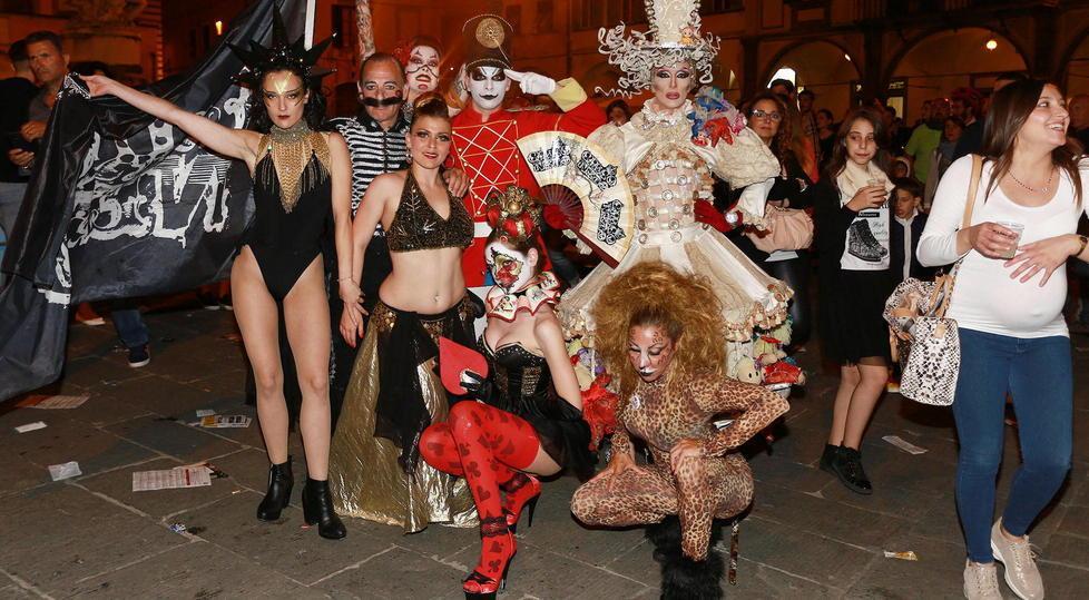 L’invasione dei 40.000 tra stelle, show e food 