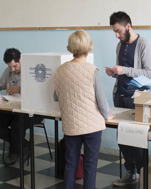 Sindaco, si vota fino alle 23 