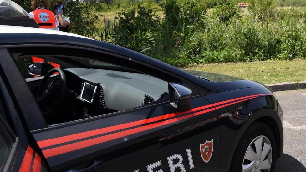 Investito sulle strisce L’auto non si ferma e scappa via veloce
