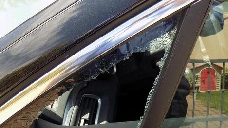 Auto in sosta nel mirino dei ladri