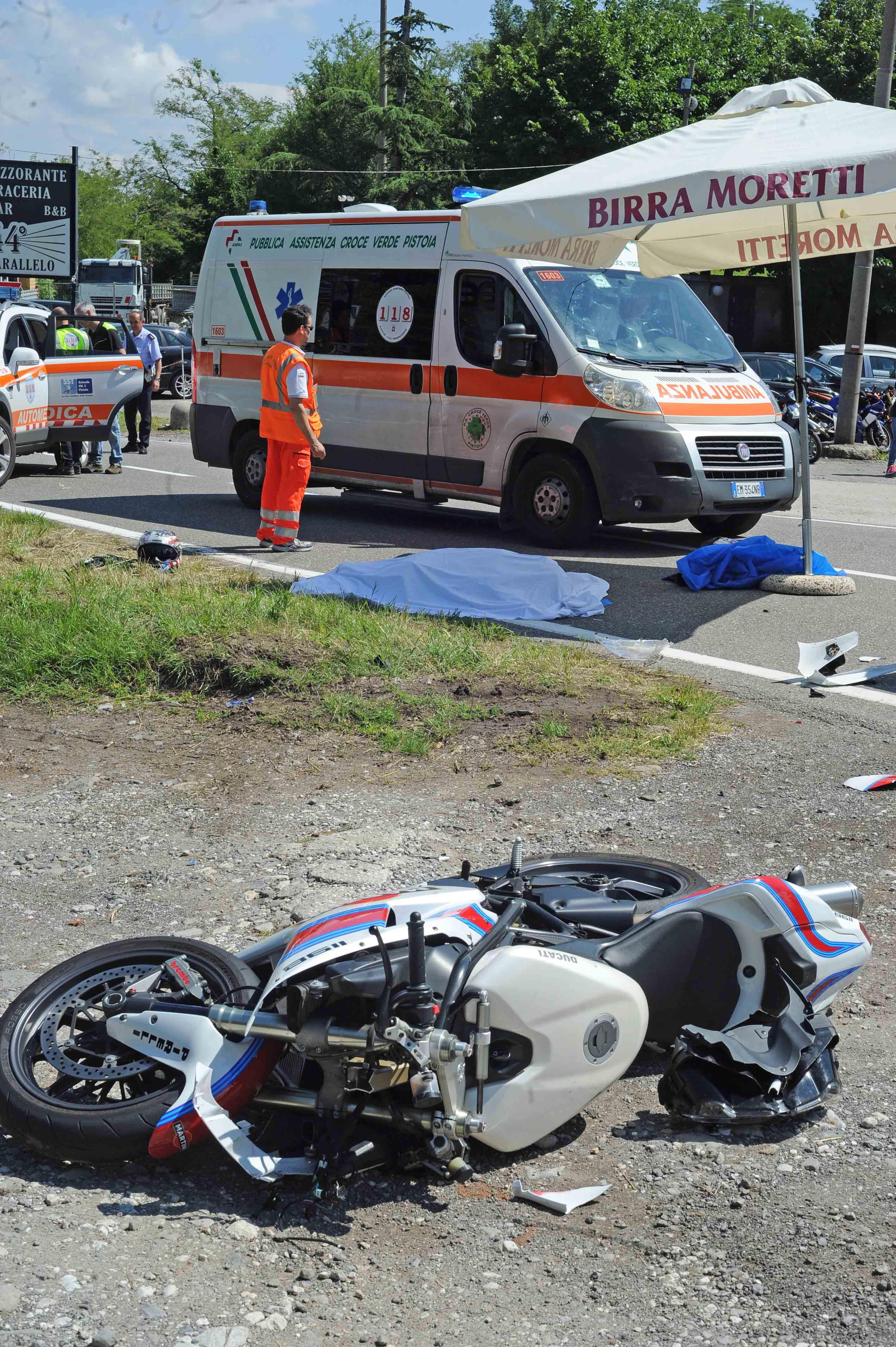 Una moto coinvolta in un incidente stradale (foto d'archivio)