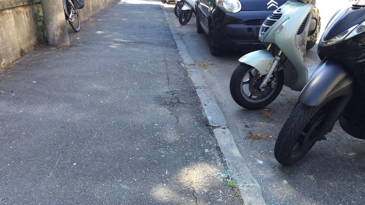 I vetri distrutti delle auto