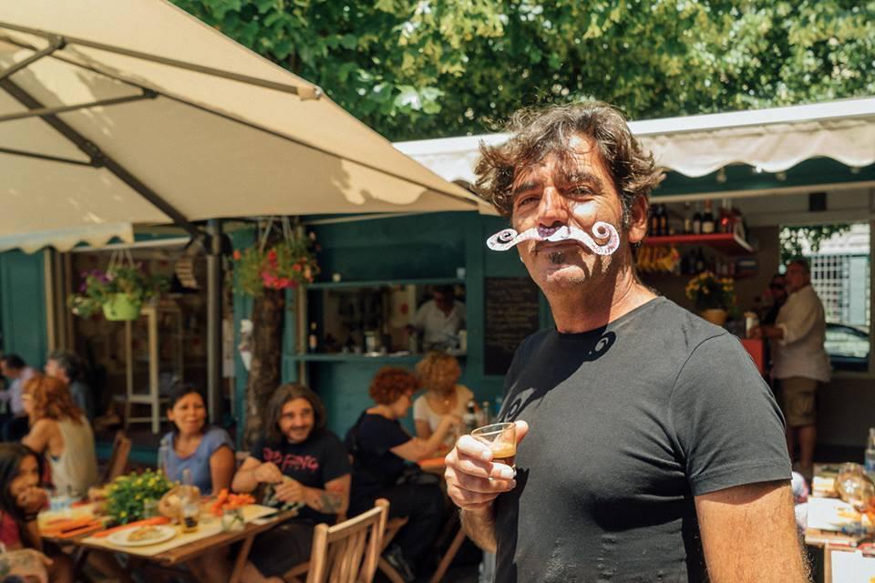 Bobo Rondelli con il baffo polpo del Cacciucco Pride