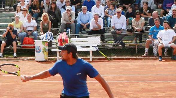 Il pubblico sfida la pioggia È ok la macchina Sporting