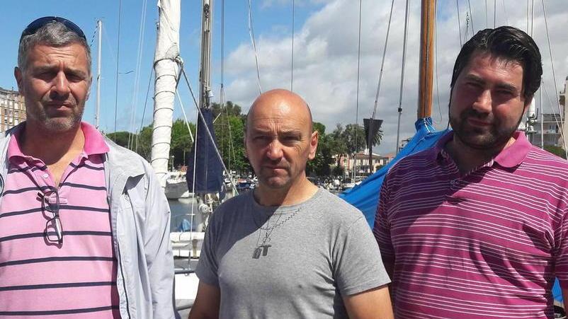 «Basta con gli abusivi» I pescatori di arselle sul piede di guerra