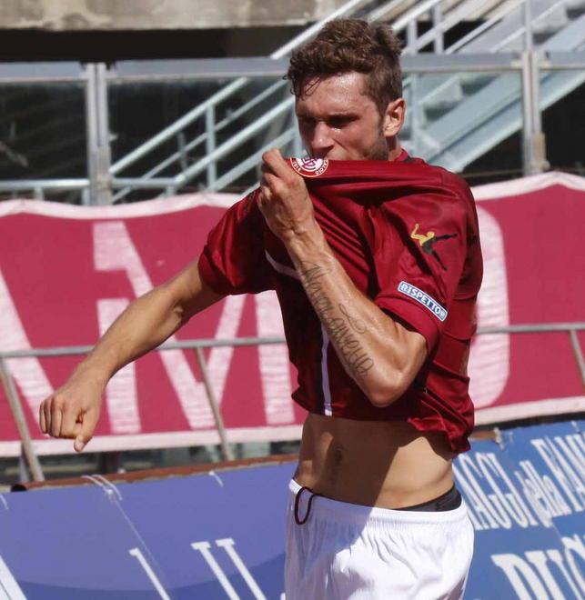 Toto mercato Falchini firma con il Querceta 