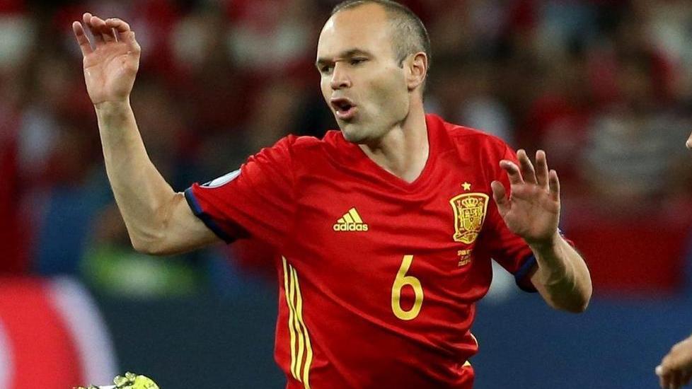 Ibra e CR7 stentano Il migliore è Iniesta Payet la sorpresa