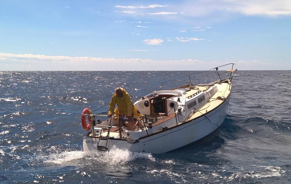 Villasimius, soccorsi due velisti 