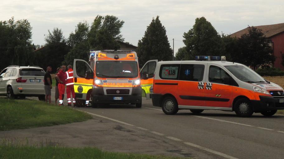 Sbanda in moto, 65enne all’ospedale
