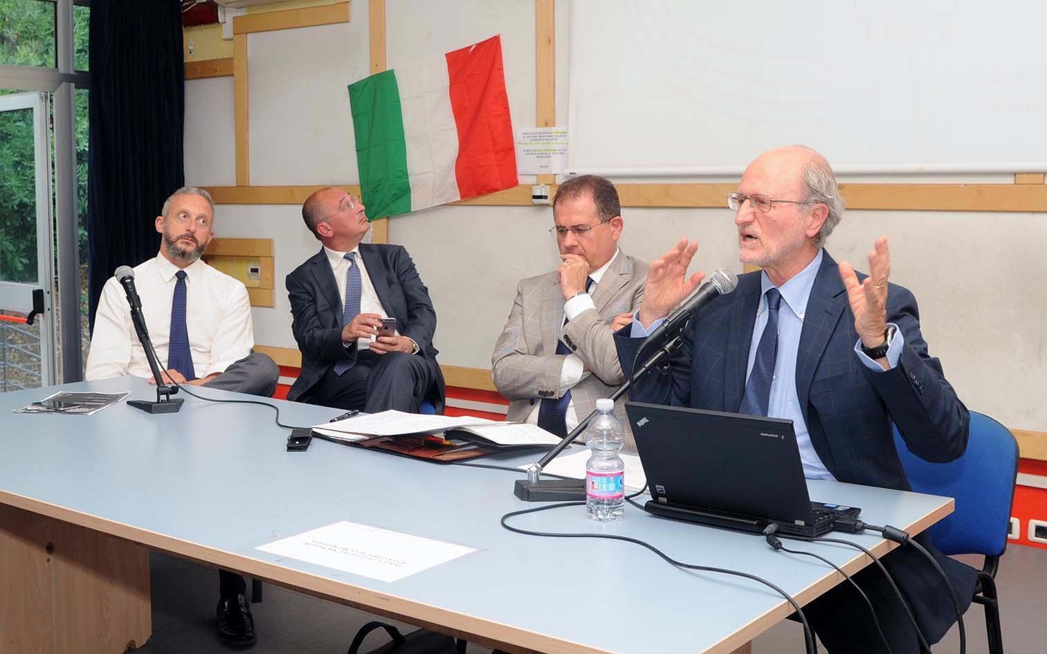 L'intervento del professor Paolo Dario (foto Paolo Barlettani)