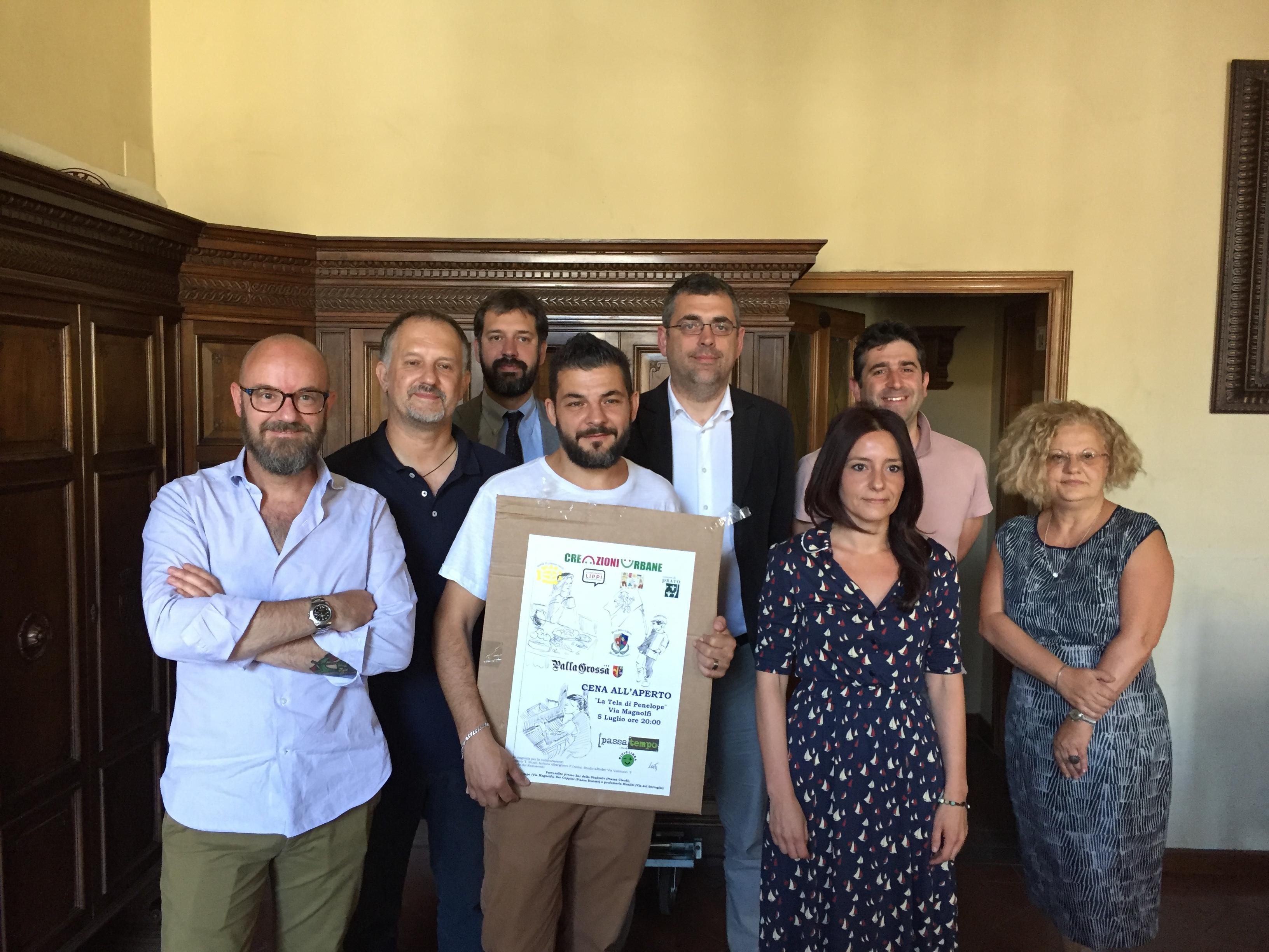 Al centro Gianluca Mantovani con amministratori e rappresentanti di altre associazioni 