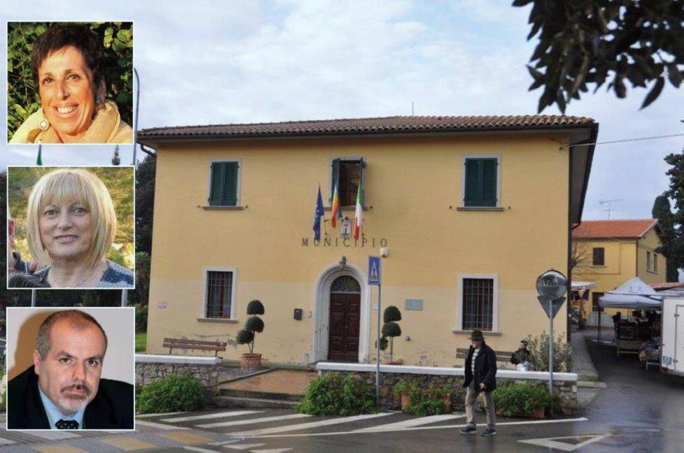 Il palazzo comunale di Santa Luce e, dall’alto il sindaco Carli, il vicesindaco Favaro e l’assessore Loprete