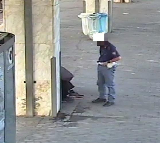 Prende telefonino dallo zaino denunciato un lucchese di 38 anni