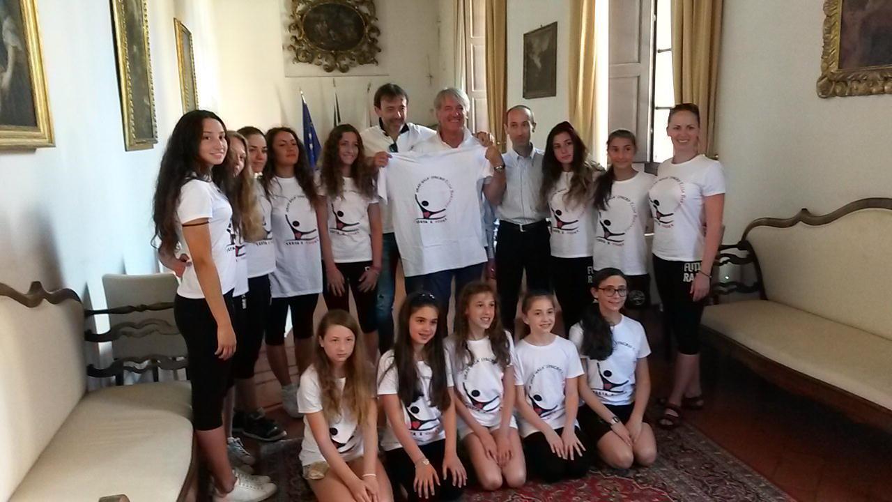 Le sincronette della Futura in Comune alla presentazione del Gran galà