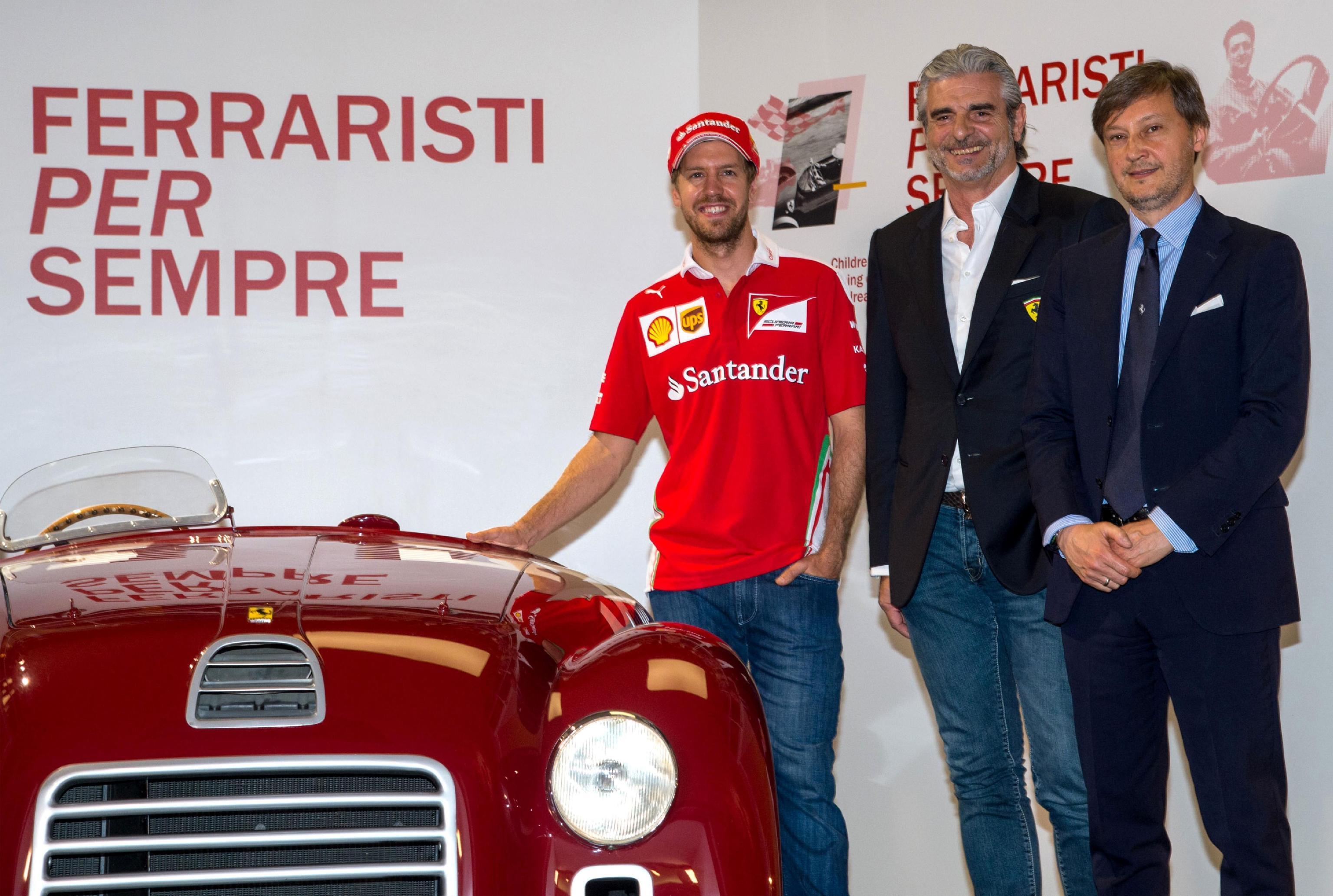 Maranello. Vettel inaugura la mostra "Ferraristi per Sempre"