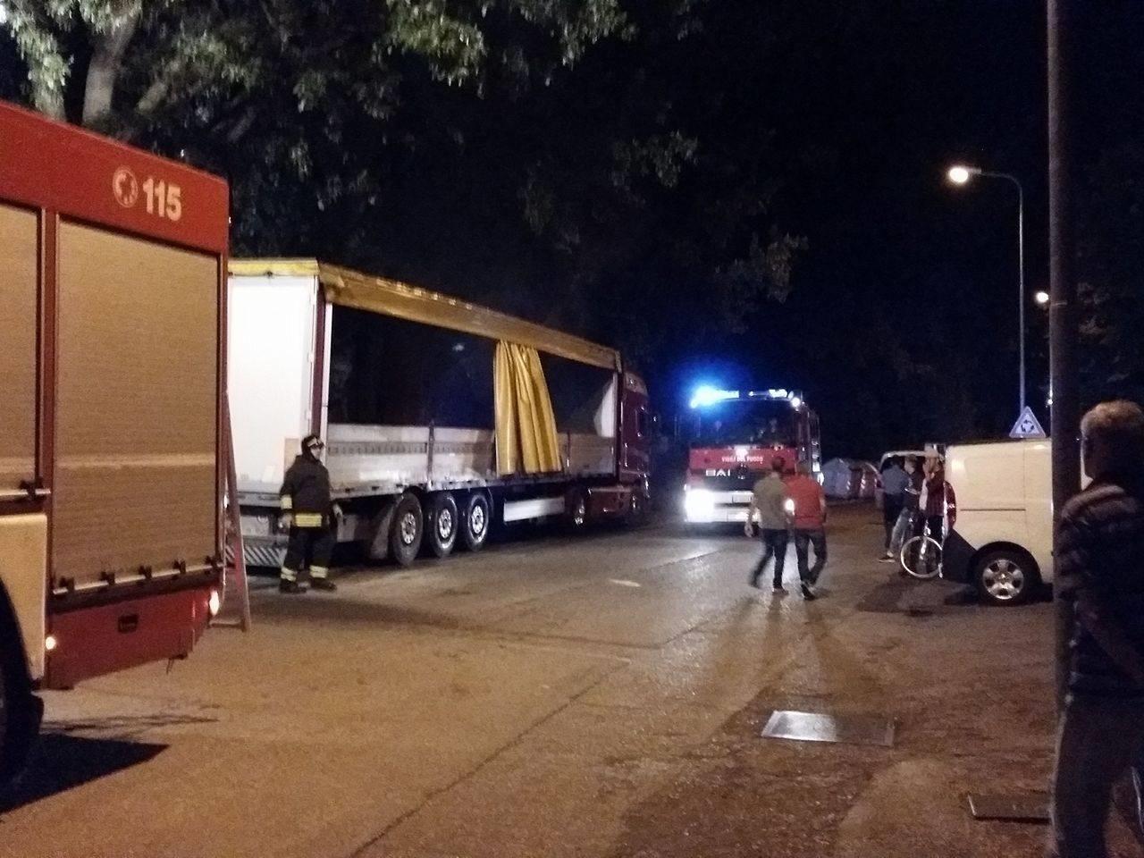 Pieve, prende fuoco un tir: si tratta di incendio doloso