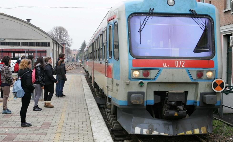 Per i treni soppressi gli utenti chiedono i risarcimenti a Tper 