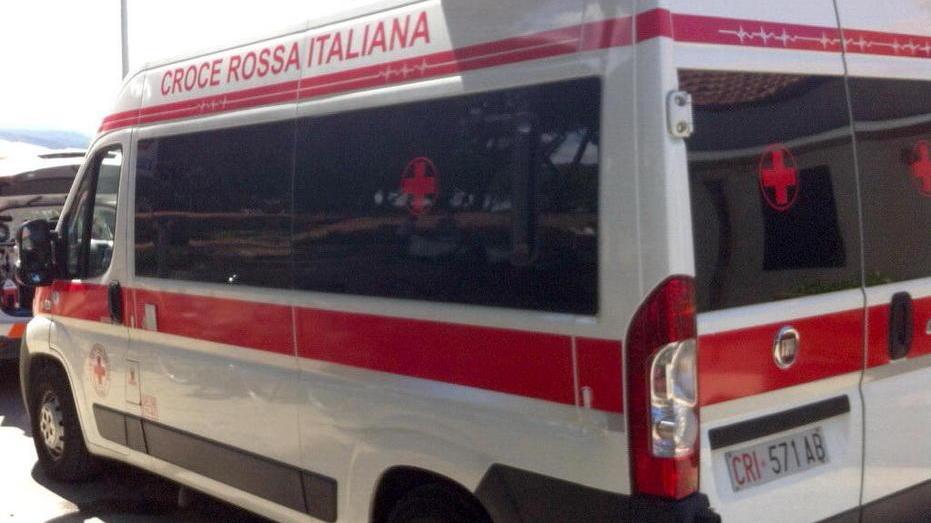 Un'ambulanza della Croce rossa italiana (foto d'archivio)