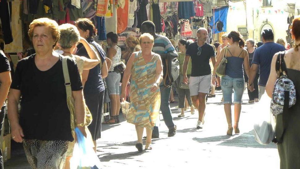 Sabato il mercato lascia piazza del Duomo