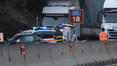 Le due sorelline sono morte sul colpo nell’impatto col Tir