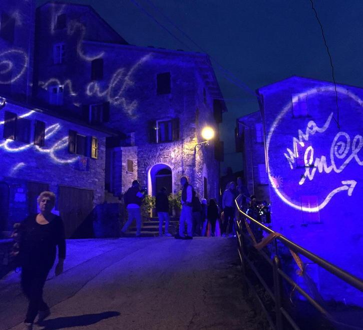 Luce e poesia sotto le stelle: l’evento è stato un vero successo