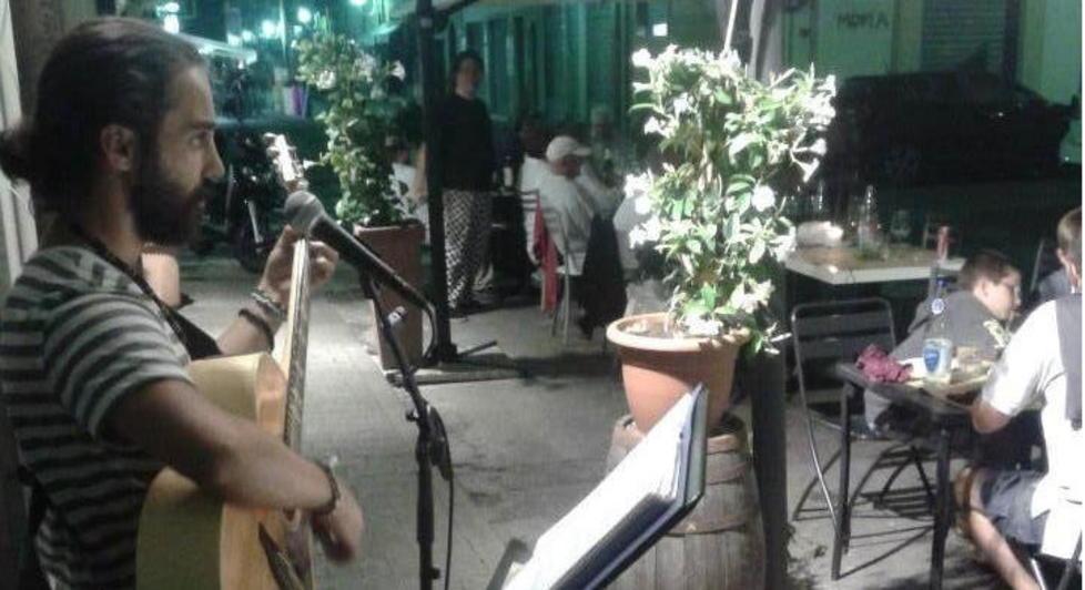 Via Fratti punta sul rock per uscire dal buio 