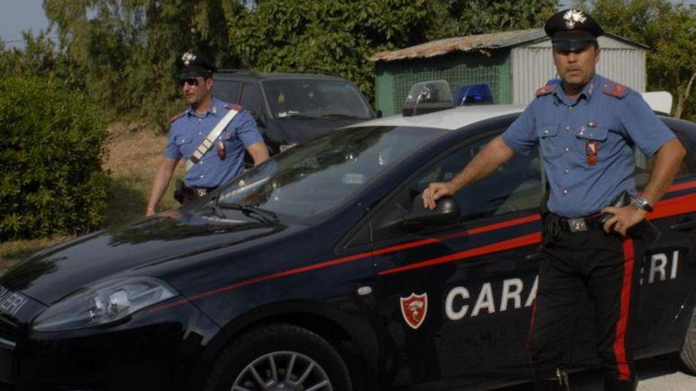 Narcotizza un uomo di 58 anni e gli porta via oro e gioielli 