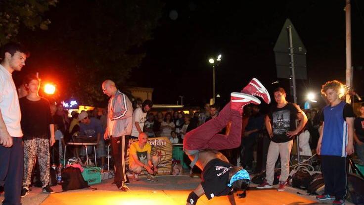 Guerra totale agli alcolici nella notte bianca di Pescia
