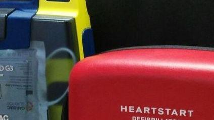 L’Avis dona due defibrillatori