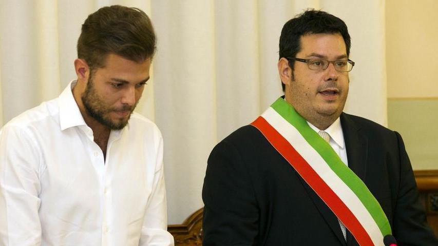 Minarelli torna in aula con lo show di Tavassi
