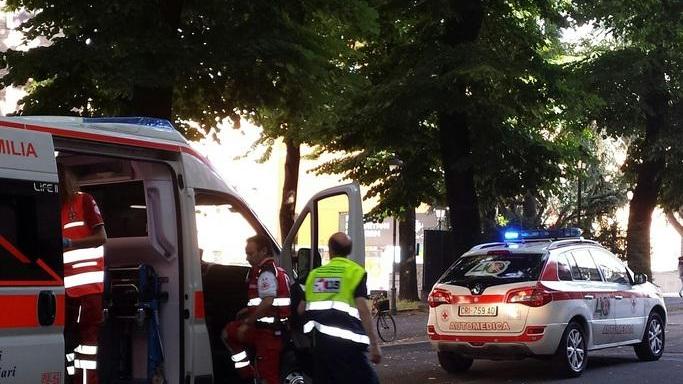 Aggredita e ferita di fianco al Valli