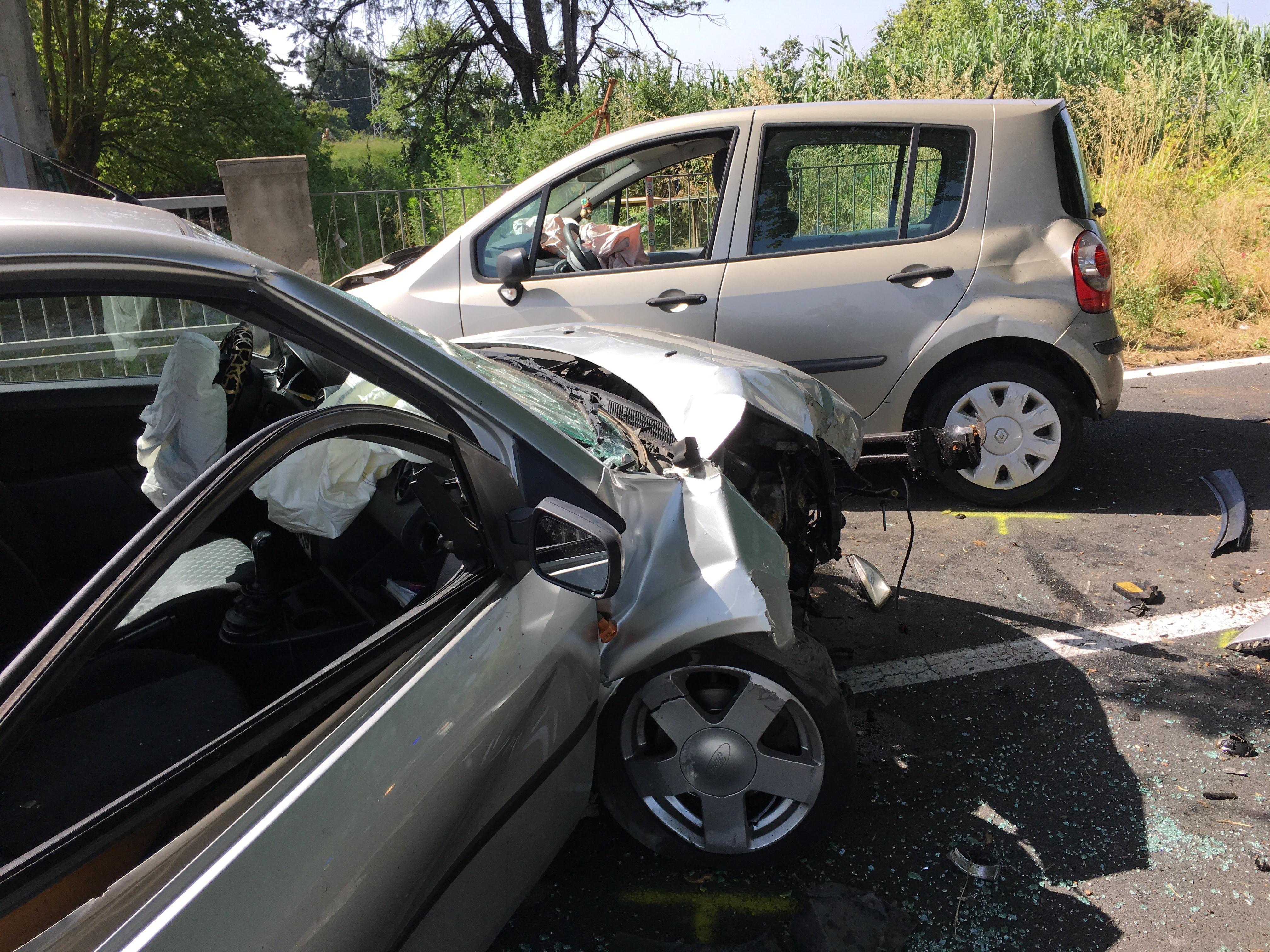 Le vetture coinvolte nell'incidente (Foto di Franco Silvi)