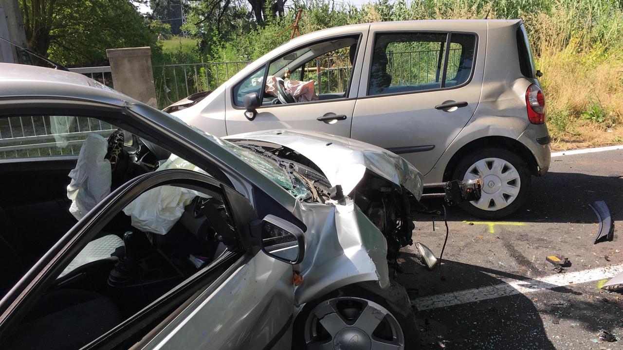 Le vetture coinvolte nell'incidente (Foto di Franco Silvi)