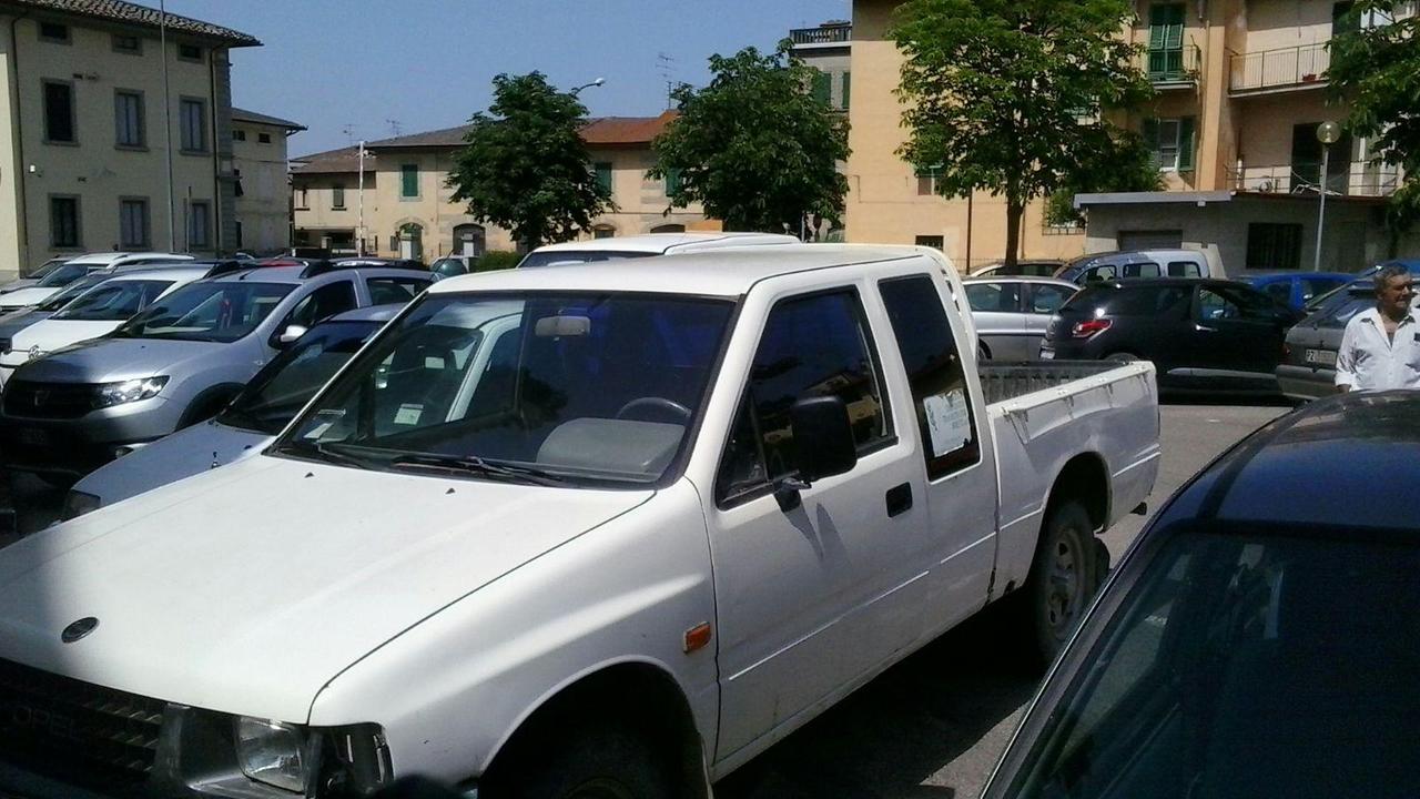Il mezzo ritrovato in piazza Nagy