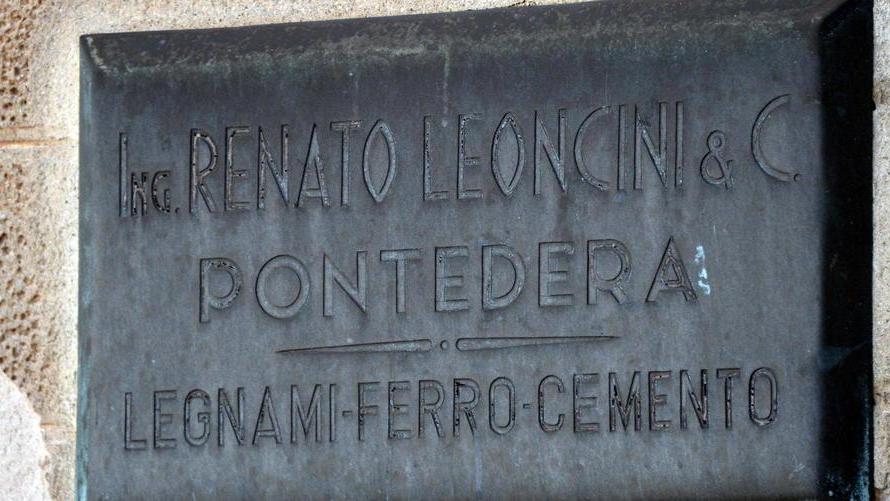 Ex magazzino: dopo il crollo è tutto bloccato